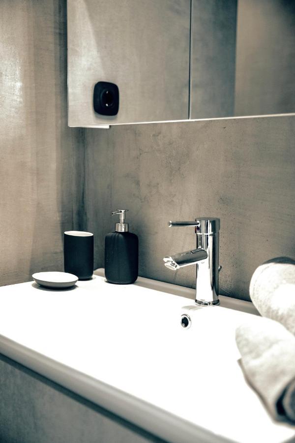 Loft With Private Parking Apartment Атина Екстериор снимка